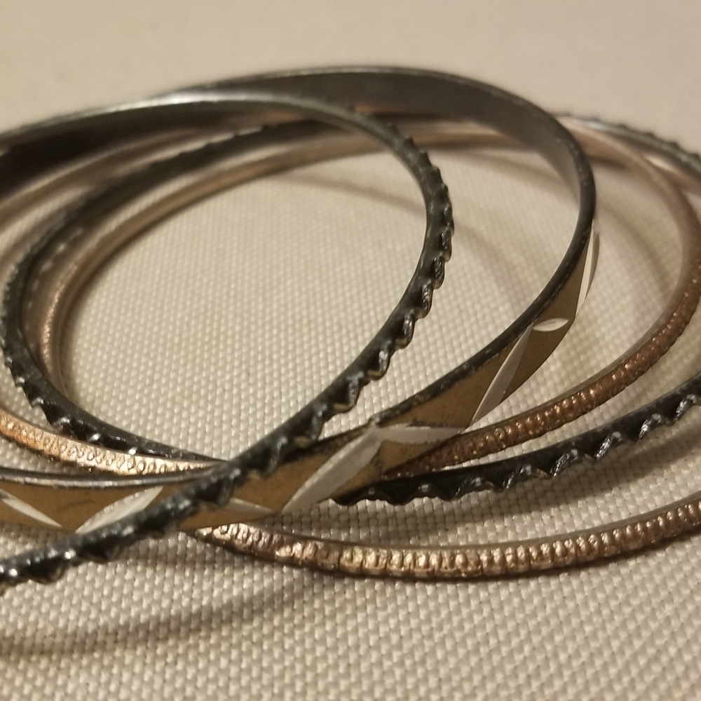 Jewelry (fashion/costume) - Bronze Bangel Braclets